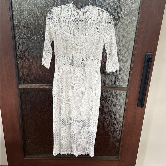 Alexis natural white lace dress size Large. - Picture 6 of 17